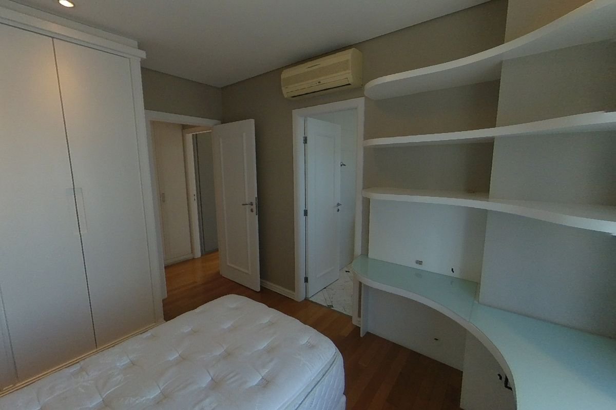 Quarto vazio com bancada